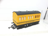 Hornby R296 OO Gauge Track Cleaning Coach (L2)