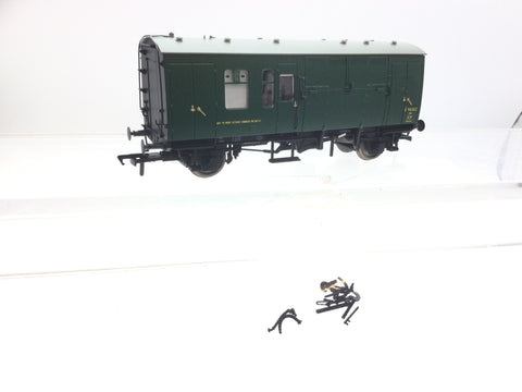 Bachmann 38-526 OO Gauge BR Green Mk1 Horse Box S96362 (RENUMBERED)