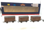Bachmann 38-185 OO Gauge 12t BR Plywood Fruit Van (Set of 3)