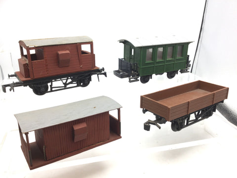 Job Lot of Assorted O Gauge Coaches/Wagon