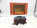 Hornby R129 OO Gauge Tank Wagon 'Redline'