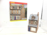 Hornby R7351 OO Gauge Victorian End of Terrace House Right End