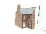 Hornby R7351 OO Gauge Victorian End of Terrace House Right End