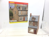 Hornby R7350 OO Gauge Victorian End of Terrace House Left End