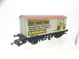 Hornby R202 OO Gauge Reconafork Ransomes Long Wheelbase Van