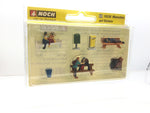 Noch 15238 HO/OO Gauge People (6) on Benches Figure Set
