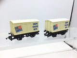 Hornby R135 OO Gauge Vent Van Smiths Crisps x2