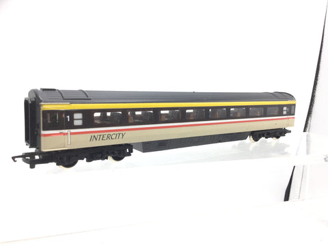 Hornby OO Gauge Intercity Swallow HST Mk 3 1st Coach