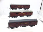Triang R23 OO Gauge Operating Mail Coach Maroon M30224 x3