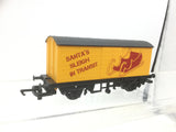Hornby R1248 OO Gauge Christmas Covered Van Santa's Sleigh in Transit