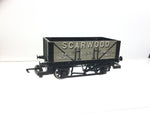 Hornby R716 OO Gauge 5 Plank Wagon Scarwood