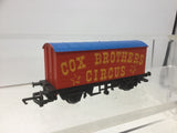 Hornby R123 OO Gauge Long Wheelbase Van Cox Brothers Circus