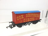 Hornby R123 OO Gauge Long Wheelbase Van Cox Brothers Circus