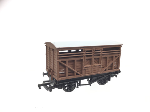 Mainline 37-143 OO Gauge BR Cattle Wagon M12098