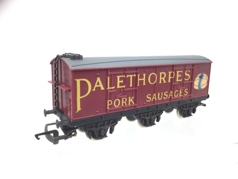 Hornby R670 OO Gauge Palethorpes Sausages 6 Wheel Van