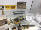 Job Lot of Assorted OO/HO Gauge Buildings and Accessories (L1)