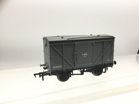 Bachmann 37-803A OO Gauge LMS 12t Single Vent Van 518520