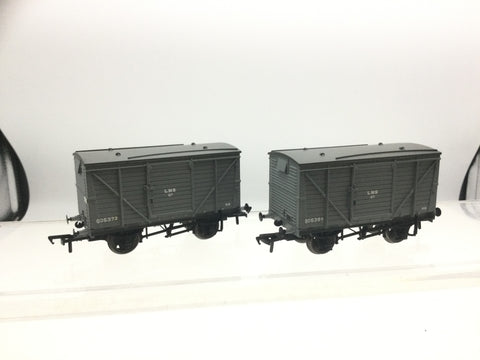 Bachmann 37-803B OO Gauge LMS 12t Single Vent Van x2 (RENUMBERED)