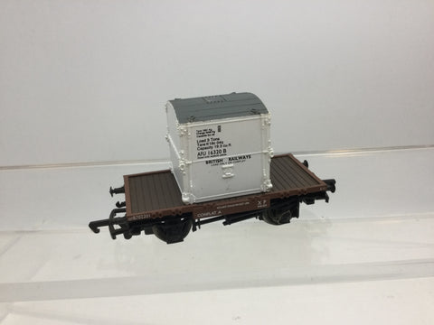 Bachmann 33-330 OO Gauge BR Conflat Wagon B702201 w Container
