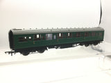 Hornby R4302B OO Gauge SR Green Maunsell Corr 3rd Coach S1123S