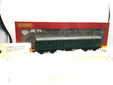Hornby R4536 OO Gauge SR Maunsell Bogie Parcels Van B S239S
