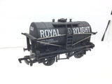 Mainline 37-134 OO Gauge Tank Wagon Royal Daylight Paraffin (Unboxed)