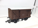 Mainline 37-137 OO Gauge BR Ventilated Van BR B753722 (Unboxed)