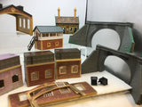 Job Lot of OO Gauge Buildings and Accessories (L1)