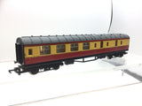 Hornby R438 OO Gauge BR Red/Cream Stanier Brake Coach M26545