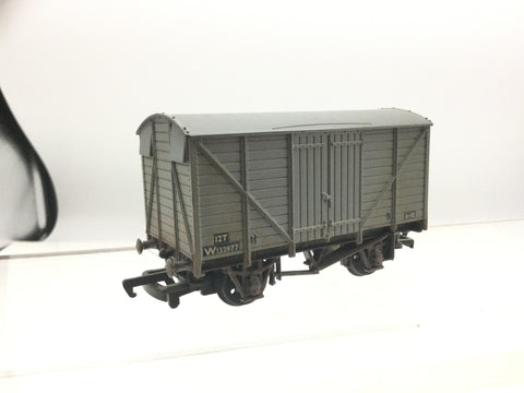 Bachmann 33-601 OO Gauge BR Vent Van W133977 (WEATHERED)