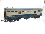 Triang R402 OO Gauge Operating Mail Coach M30224