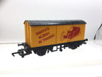 Hornby R1248 OO Gauge Christmas Covered Van Santa's Sleigh in Transit