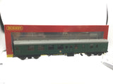 Hornby R4609 OO Gauge BR Green Mk1 Brake 2nd Open Coach S34239