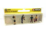 Noch 15592 HO/OO Gauge Parents (4) and Children (3) Figure Set