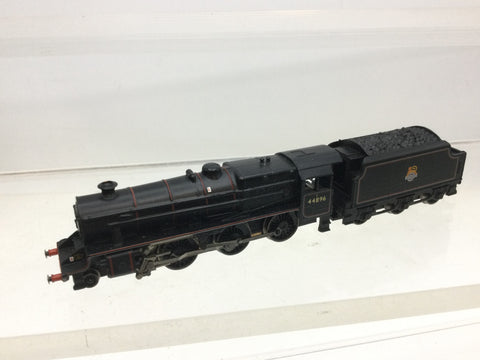 Graham Farish 372-126 N Gauge BR Black Five 44896