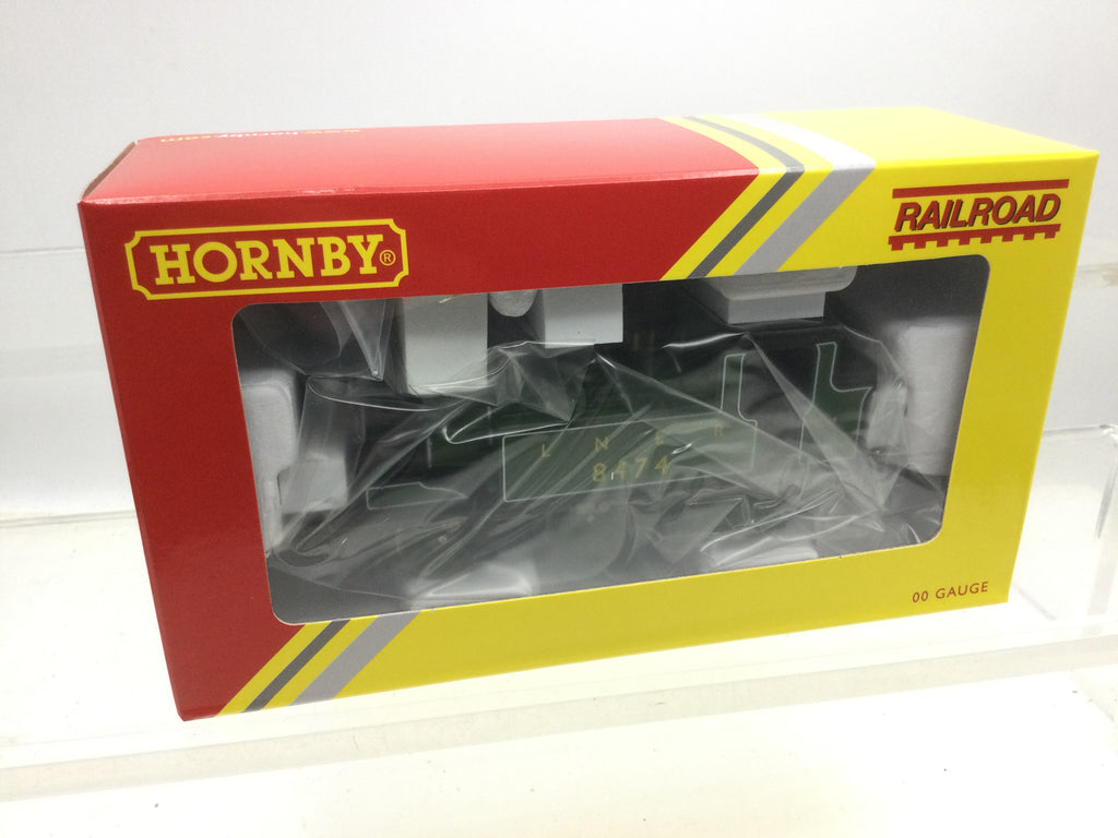 thumbnail image 2 of Hornby Railroad LNER Class J83 Steam Locomotive - 00 Scale Model Train 8474 2 of 9