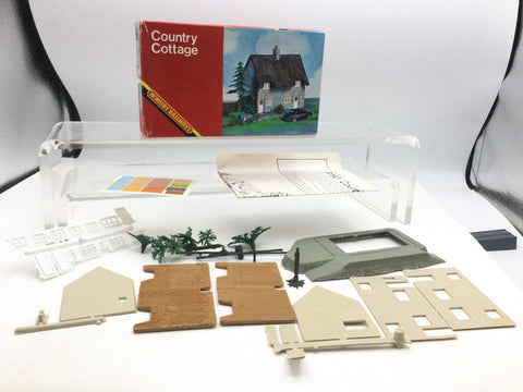 Hornby R190 OO Gauge Country Cottage Kit