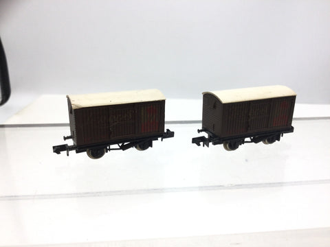 Graham Farish 2314 N Gauge Vent Van Terry's x2