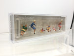 Preiser 10051 HO/OO Gauge Women (3) & Children (4) on Benches Excl Figure Set