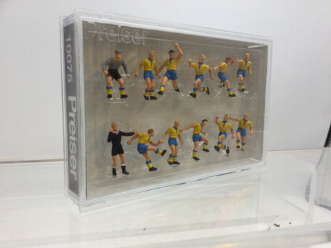 Preiser 10075 HO/OO Gauge Football Team (11) & Referee Figure Set (A)
