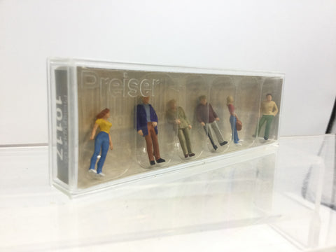 Preiser 10117 HO/OO Gauge Passers By (6) Exclusive Figure Set (B)