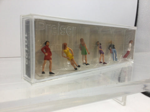 Preiser 10122 HO/OO Gauge Teenage Girls (6) Exclusive Figure Set (A)