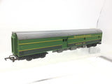 Triang R337 OO Gauge Transcontinental Green Baggage Car