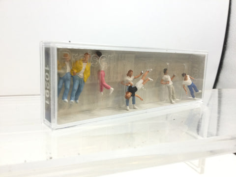 Preiser 10291 HO/OO Gauge Teenagers (7) Exclusive Figure Set