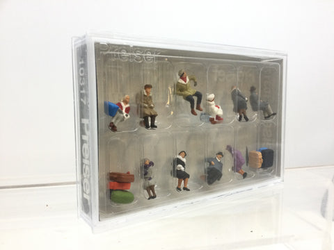 Preiser 10317 HO/OO Gauge Seated Passengers Winter Clothes (11) Excl Figure Set