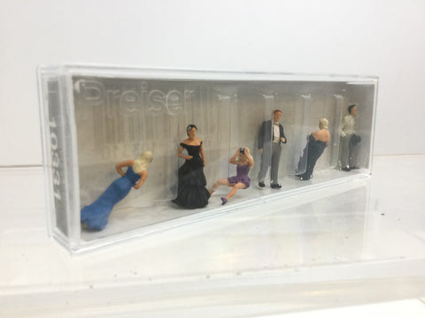 Preiser 10331 HO/OO Gauge Wedding Guests (6) Exclusive Figure Set