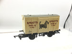 Airfix 54312 OO Gauge 12t Vent Van - Spratts