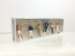 Preiser 10690 HO/OO Gauge At the Kiosk (7) Exclusive Figure Set
