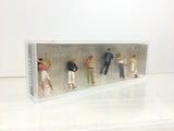 Preiser 10690 HO/OO Gauge At the Kiosk (7) Exclusive Figure Set