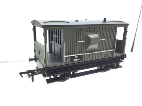 Bachmann 33-801 OO Gauge 20t Brake Van BR Grey E168064